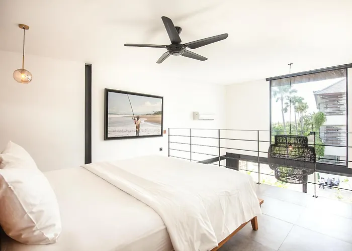 Huge Loft 200M From The Beach Canggu Hotel *